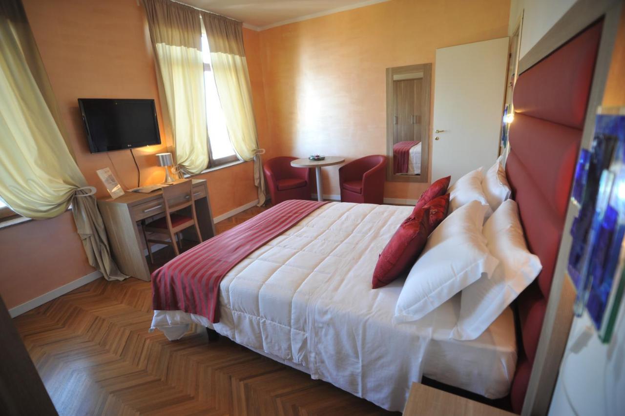Hotel Astoria Фермо Екстериор снимка