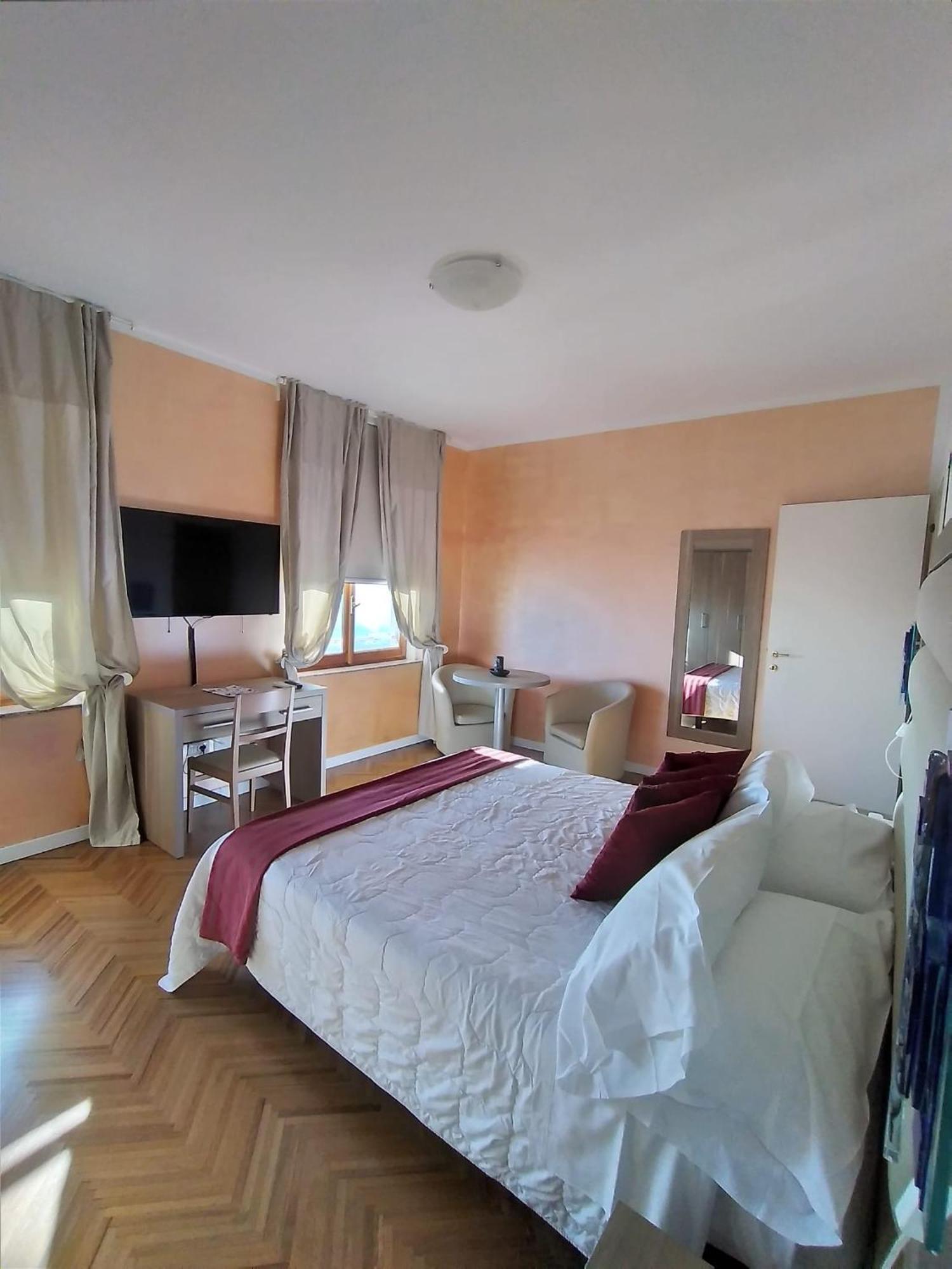 Hotel Astoria Фермо Екстериор снимка